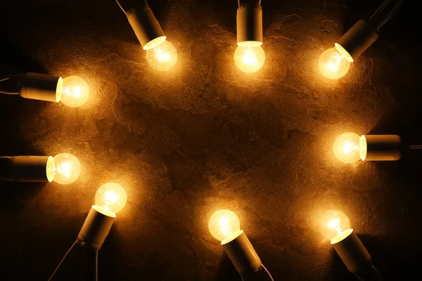 Luces Navideñas Festivas Sobre Fondo Oscuro —  Fotos de Stock