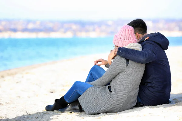 Happy Loving Young Couple Sitting River Bank — Stock Photo, Image