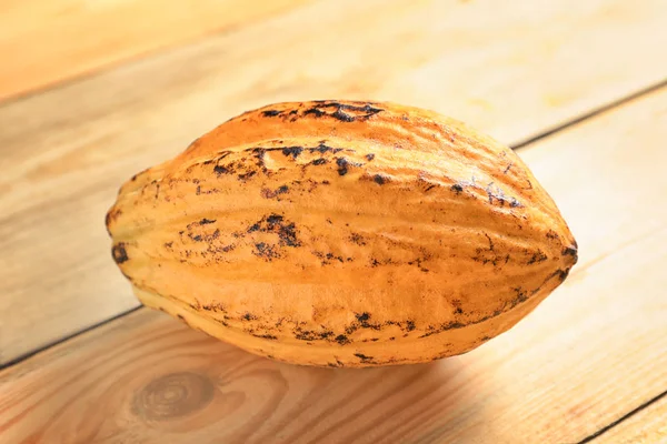 Vaina Cacao Sobre Fondo Madera —  Fotos de Stock