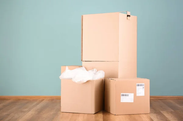 Cardboard Wardrobe Boxes Indoors — Stock Photo, Image