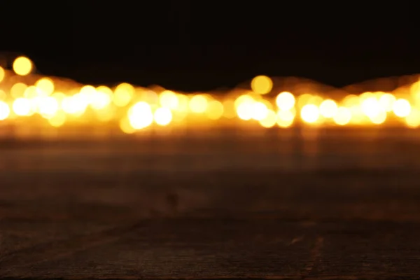 暗い背景に燃えるクリスマスライト — ストック写真