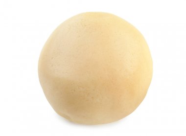 Çiğ hamur beyaz izole