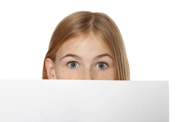 Menina Bonito Com Placa Publicidade Branco Fundo Branco — Fotografia de Stock