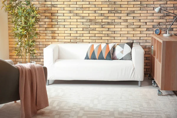 Bequemes Sofa Mit Kissen Zimmer — Stockfoto