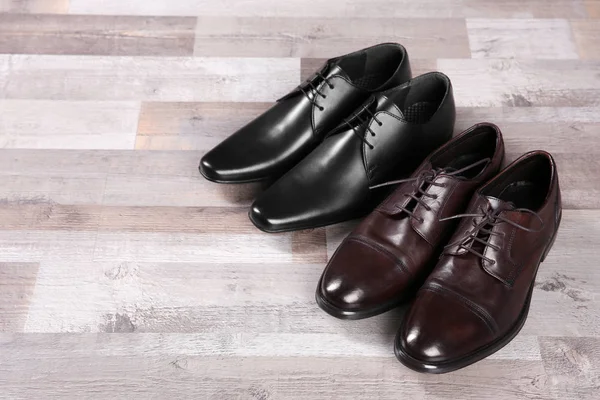 Elegantes Zapatos Cuero Para Hombre Suelo —  Fotos de Stock