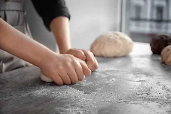Woman Kneading Dough Table Closeup — Stock Photo, Image