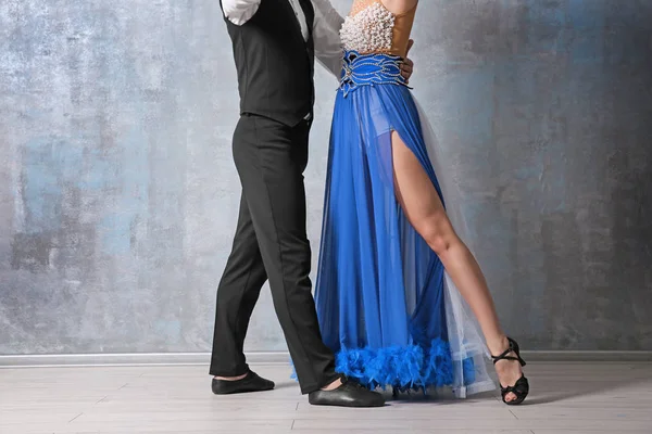 Beautiful Young Couple Dance Studio — Stock Photo, Image