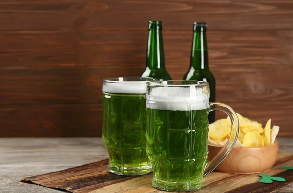 Glas Groene Bier Een Houten Bord Saint Patricks Day Viering — Stockfoto