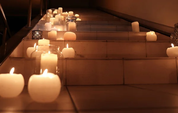 Candele Accese Sulle Scale — Foto Stock