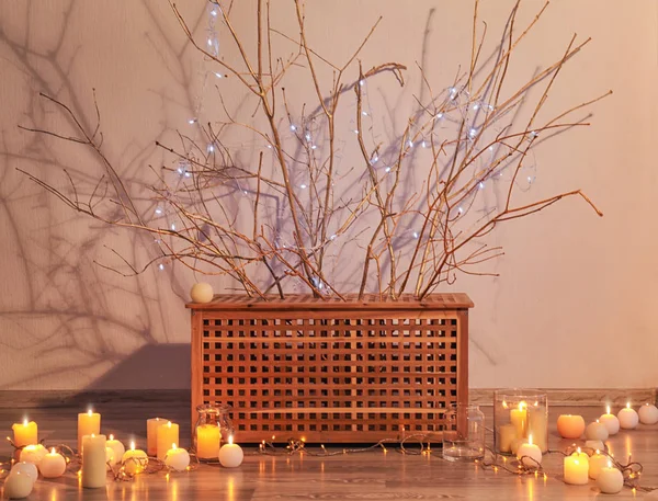 Burning candles as decor in room interior — Stock Photo, Image