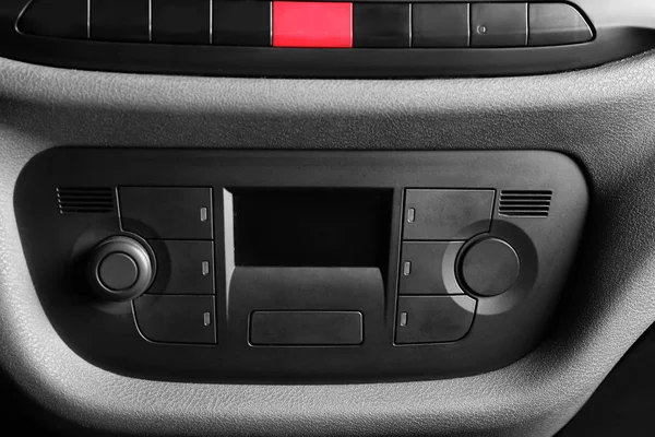 Consola central do carro com ar condicionado — Fotografia de Stock