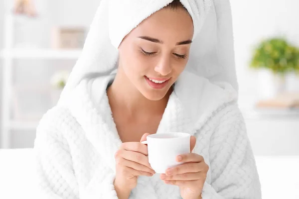 Morning of young beautiful woman drinking coffee in room — Stock Photo, Image