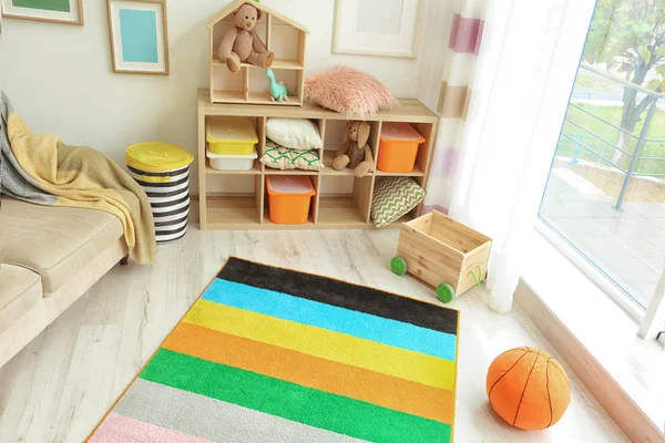 Belső gyermek szoba színes szőnyeg — Stock Fotó