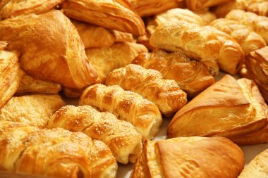 Taze pişmiş puf hamur işleri, çeşitli