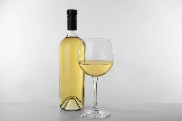 Bottle Wine Glass White Background — Stock Photo, Image