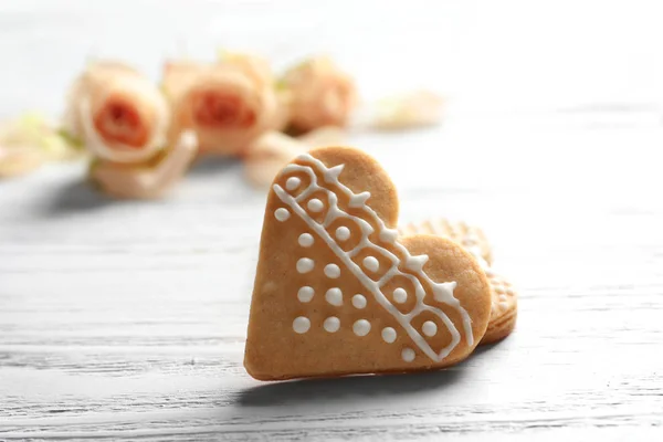 Cookies Forma Coração Sobre Fundo Madeira Branca — Fotografia de Stock