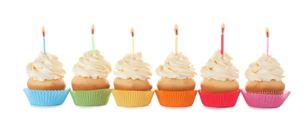 Cupcakes Aniversário Com Velas Fundo Branco — Fotografia de Stock