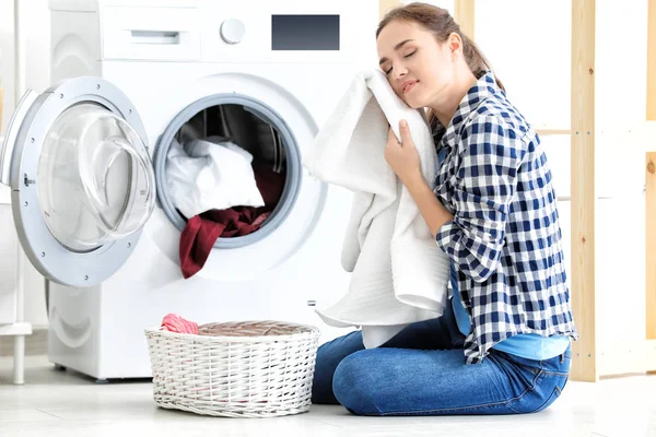 Young Woman Doing Laundry Home — Stock Photo, Image