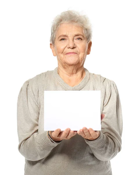 Mujer Mayor Con Hoja Papel Blanco Para Publicidad Sobre Fondo — Foto de Stock