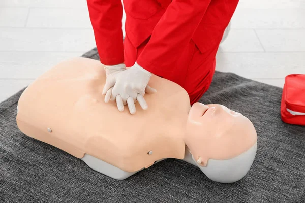 Woman Practicing First Aid Mannequin Closeup — Stock Photo, Image