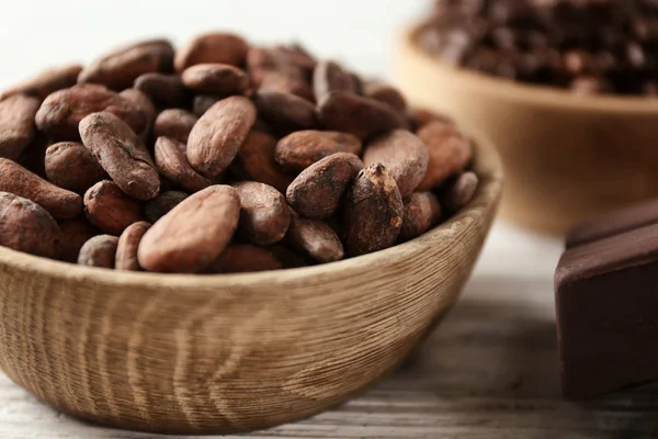Cuenco Con Granos Cacao Mesa Primer Plano — Foto de Stock