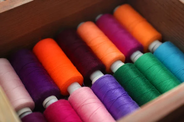 Set Color Sewing Threads Wooden Box — Stock Photo, Image