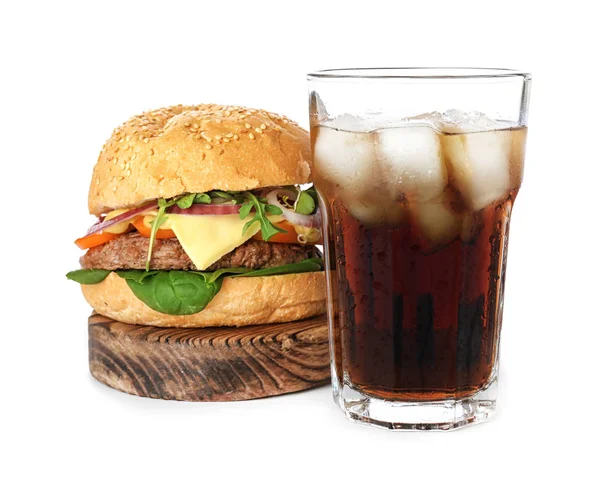 Glas Kalte Cola Mit Leckerem Burger Auf Weißem Hintergrund — Stockfoto