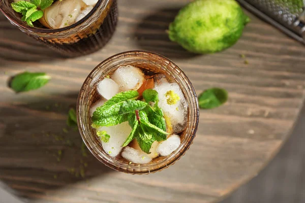 Glas Van Cuba Libre Cocktail Houten Tafel — Stockfoto