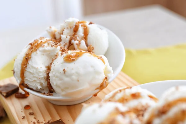 Tasty Vanilla Ice Cream Balls Caramel Topping Bowl Board — Stock Photo, Image