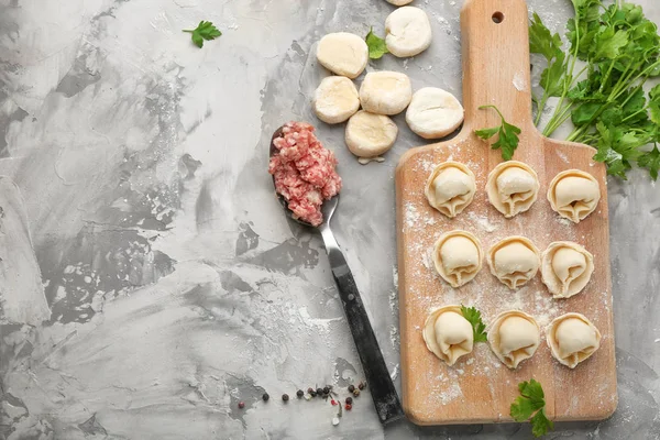 Dumplings de carne cruda —  Fotos de Stock