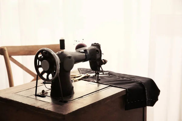 Tailor Desk Old Sewing Machine — Stock Photo, Image