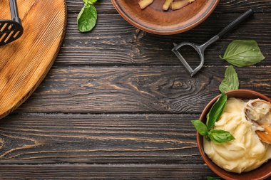 Tahta masada patates püresi ile kase