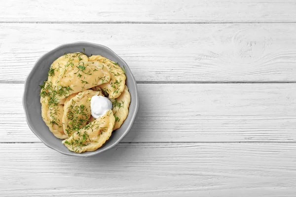 Kom met smakelijke knoedels — Stockfoto