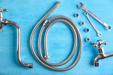 Tesisatçı 's öğeler renk arka plan üzerinde