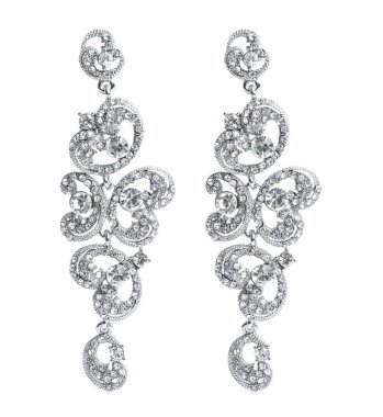 Beyaz arka planda güzel küpeler