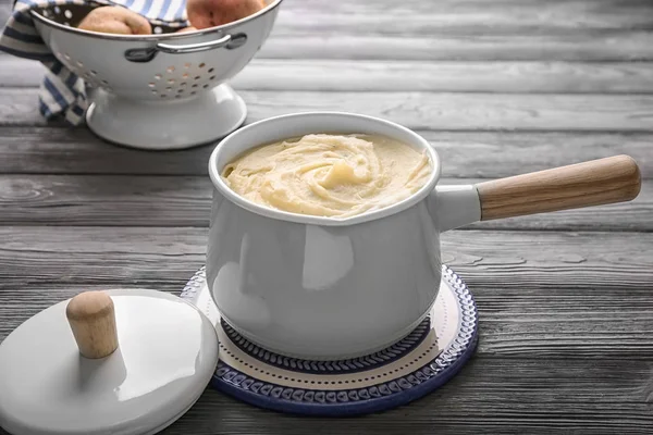 Panelas com puré de batata — Fotografia de Stock