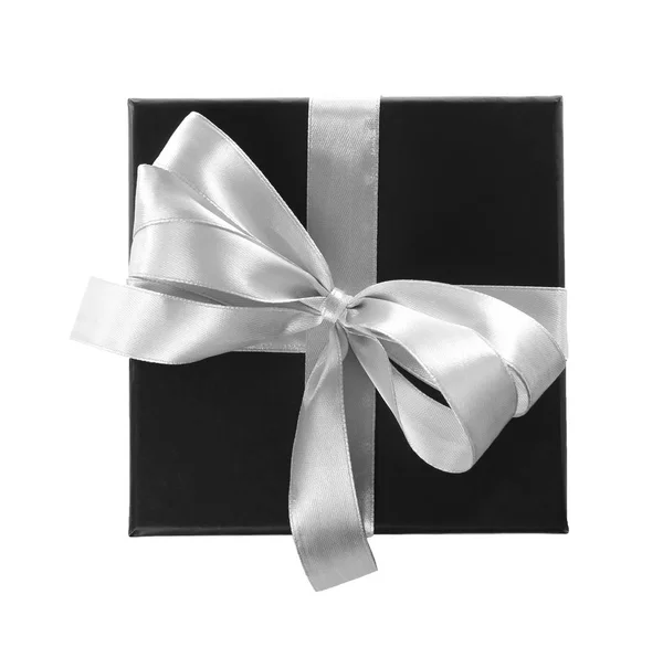 Beyaz arka planda güzel bir hediye kutusu — Stok fotoğraf