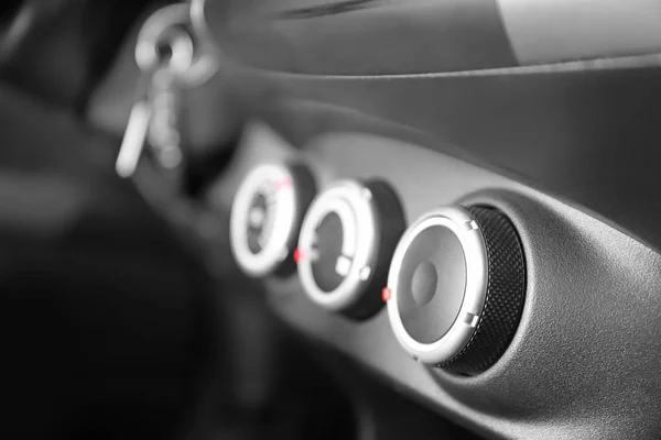 Luftkonditioneringssystem i modern bil, närbild — Stockfoto