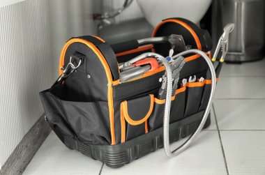 Katta tesisatçı 's öğeler