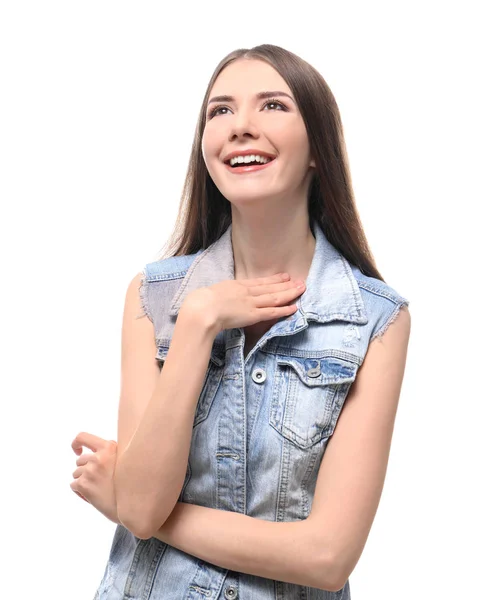 Retrato de una hermosa mujer sonriente sobre fondo blanco — Foto de Stock