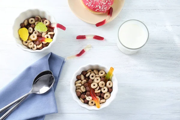 Cereales Con Gusanos Gomosos Cuencos Abril Tontos Comida — Foto de Stock