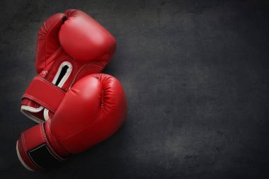 Boks eldivenleri gri arka plan üzerinde