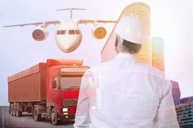 Lojistik kavramı. İşadamı ve taşıma farklı türde çift pozlama