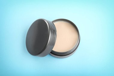 Saç renk arka plan üzerinde için kil ile jar