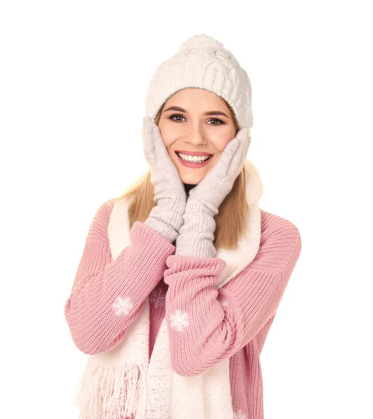 Mujer joven en ropa de abrigo sobre fondo blanco. Listo para vacaciones de invierno — Foto de Stock