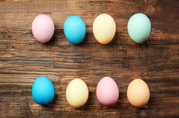 Colorate Uova Pasqua Sfondo Legno — Foto Stock