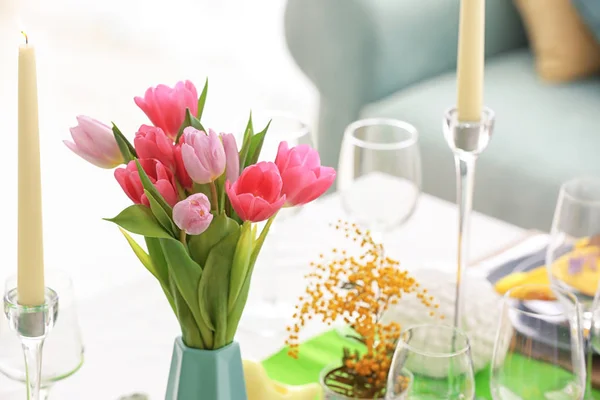 Bouquet Tulips Easter Table Setting — Stock Photo, Image