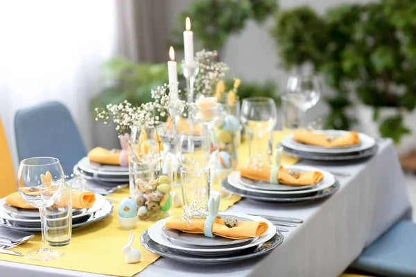 美丽的节日复活节餐桌设置 — 图库照片