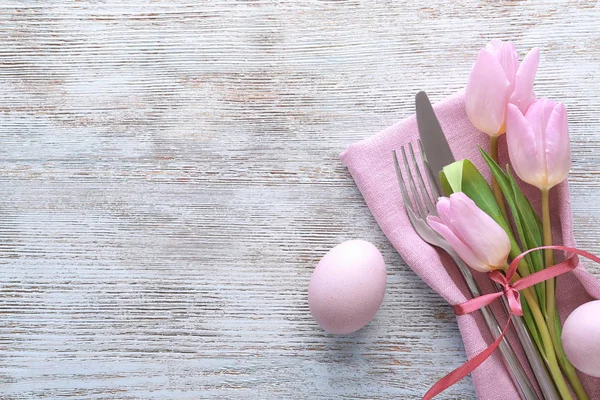 Prachtig Ingericht Bestek Eieren Voor Pasen Instelling Van Tabel Houten — Stockfoto