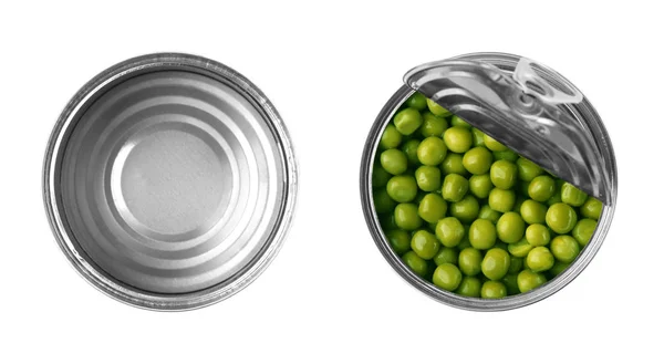 Leeg en open tin cans met groene erwten op witte achtergrond — Stockfoto